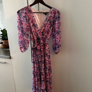 DKNY size 2 faux wrap dress with matching belt
